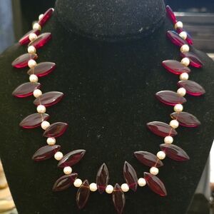 Elegant Red Glass and Goldtone  Women's Necklace